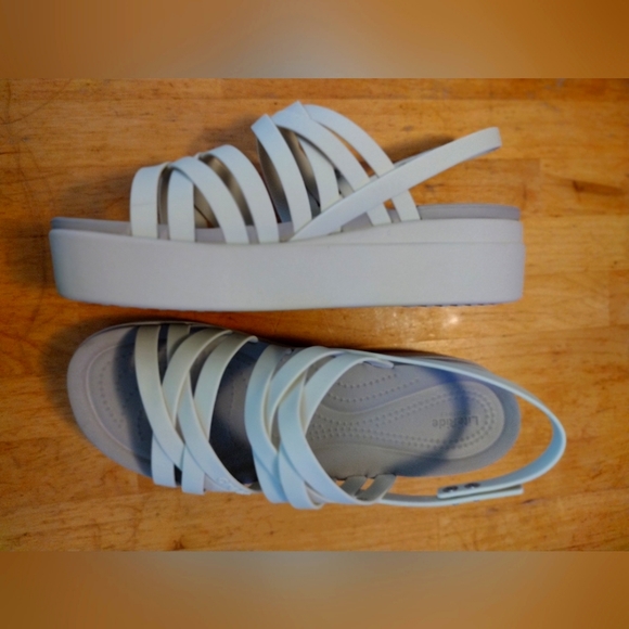 Sandals - Picture 1 of 3